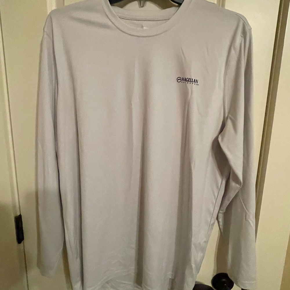 Magellan Outdoors Light Gray Long Sleeve Tee